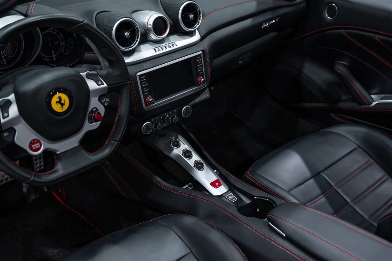 Used 2016 Ferrari California T RWD image 52