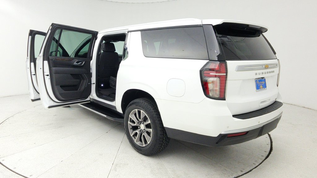 Certified 2022 Chevrolet Suburban LT w/ Luxury Package RWD image 11