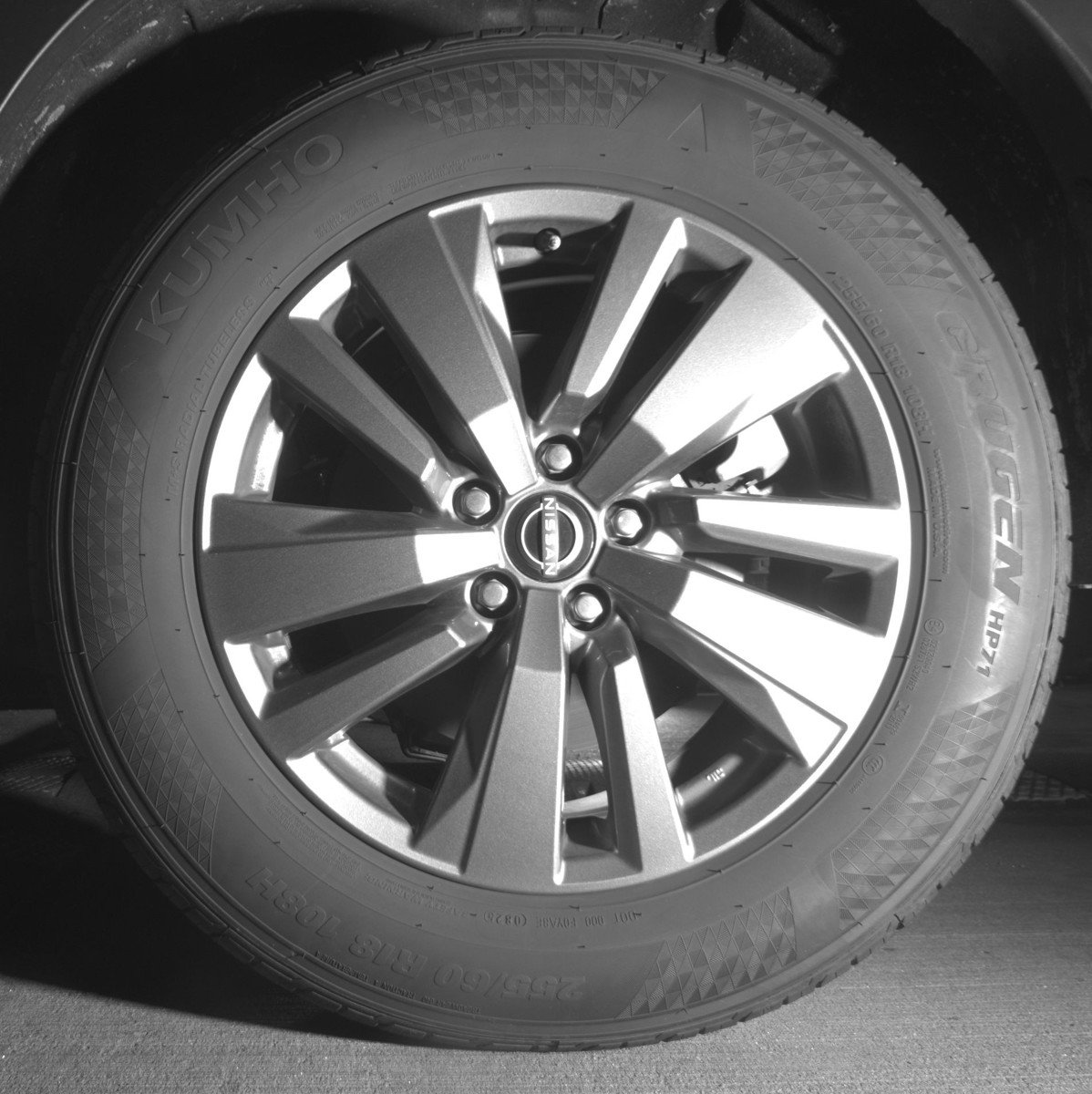 Used 2025 Nissan Pathfinder SV image 14