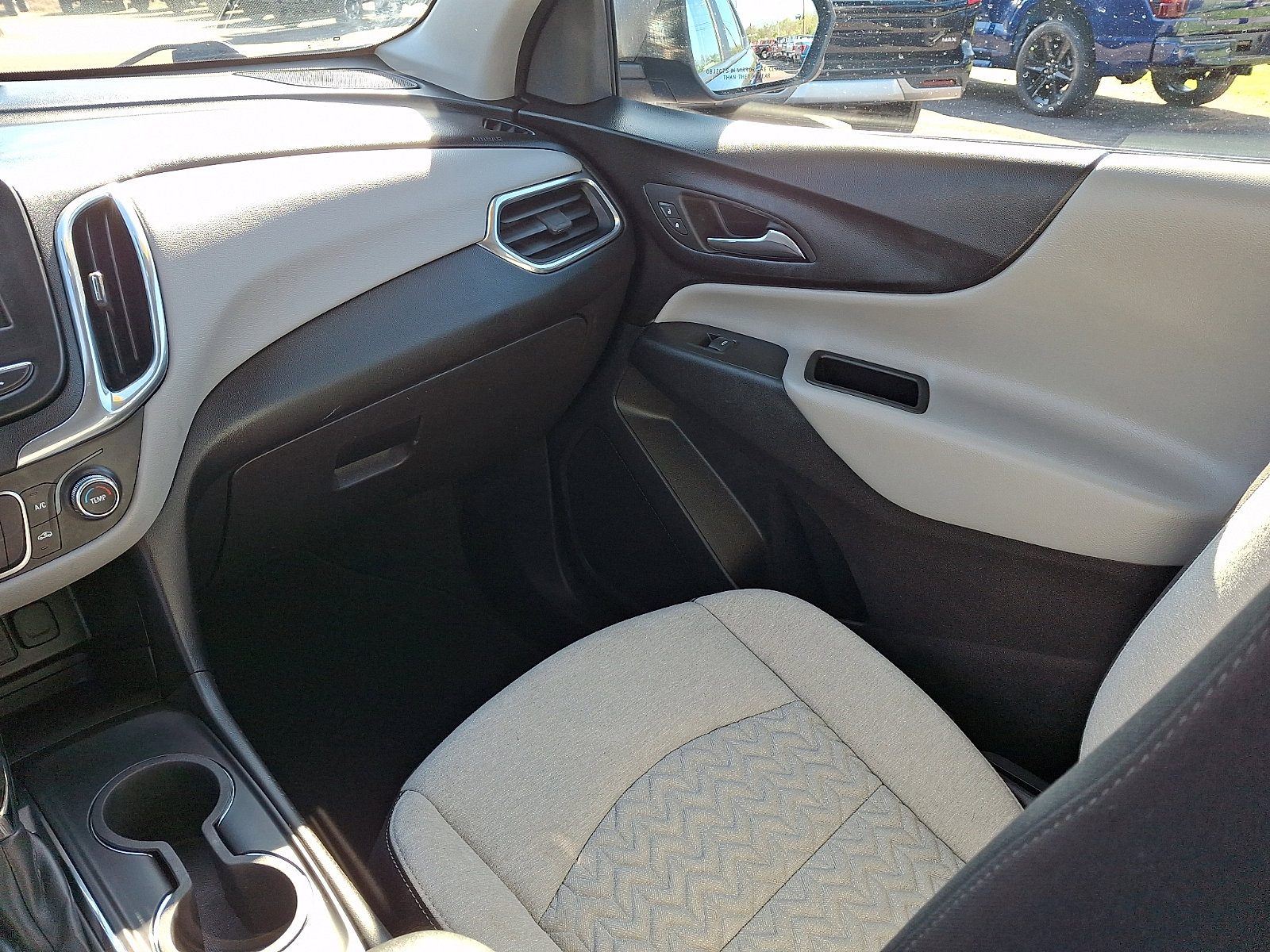Used 2023 Chevrolet Equinox LS w/ Driver Confidence II Package AWD/4WD image 16