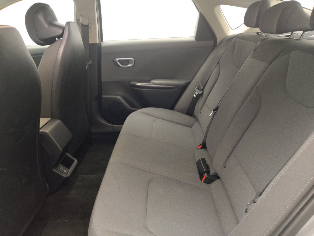 Used 2025 Kia K4 LXS image 18