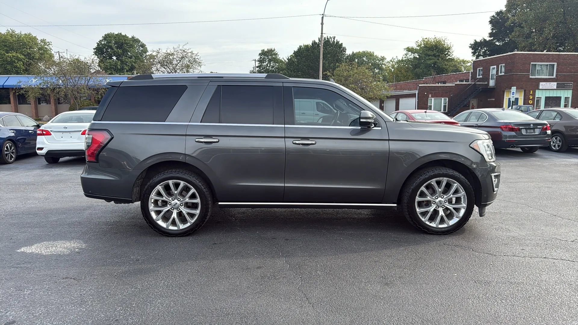 Used 2019 Ford Expedition Limited w/ Equipment Group 302A image 4
