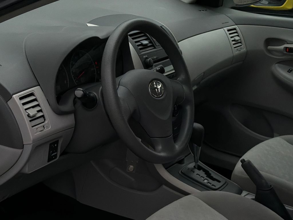 Used 2009 Toyota Corolla FWD image 11