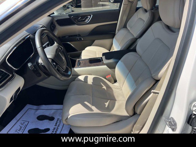 Used 2018 Lincoln Continental Select image 9