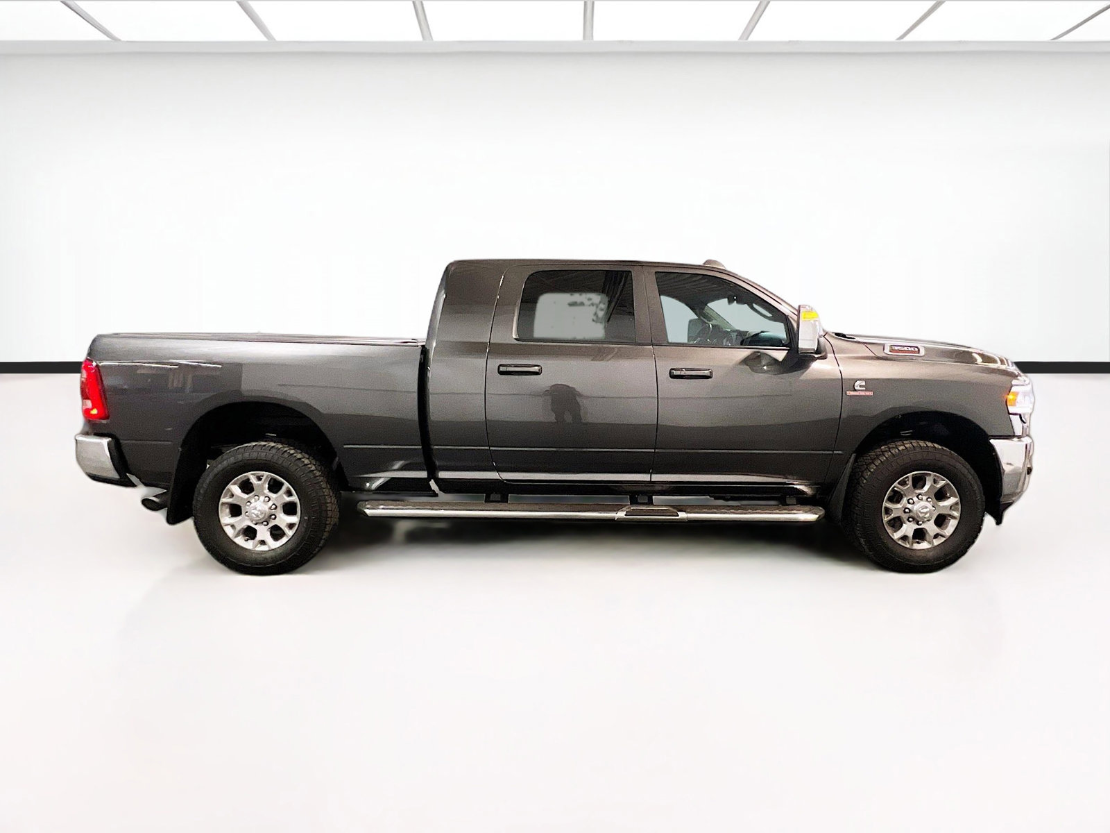 Used 2024 RAM 3500 Laramie w/ Protection Group AWD/4WD image 24