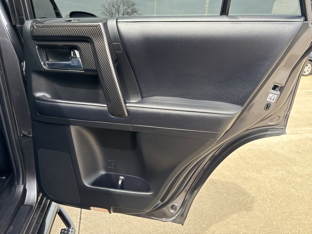 Used 2018 Toyota 4Runner SR5 image 19