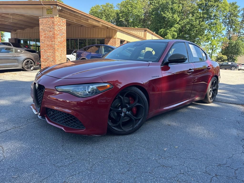 Used 2017 Alfa Romeo Giulia Ti w/ TI 19" Sport Package AWD/4WD image 1