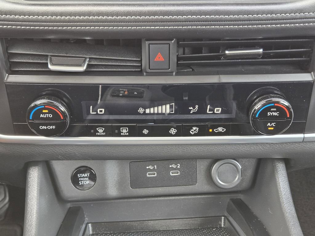 Used 2025 Nissan Rogue SV AWD/4WD image 20