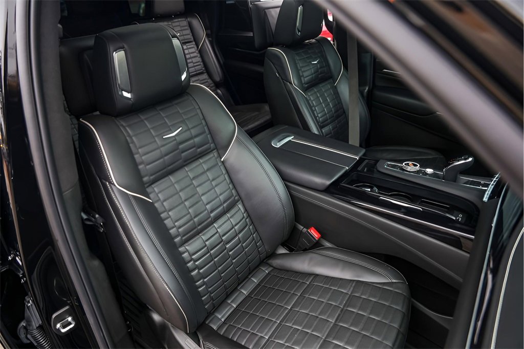 Used 2023 Cadillac Escalade V w/ LPO, ONYX Package image 36