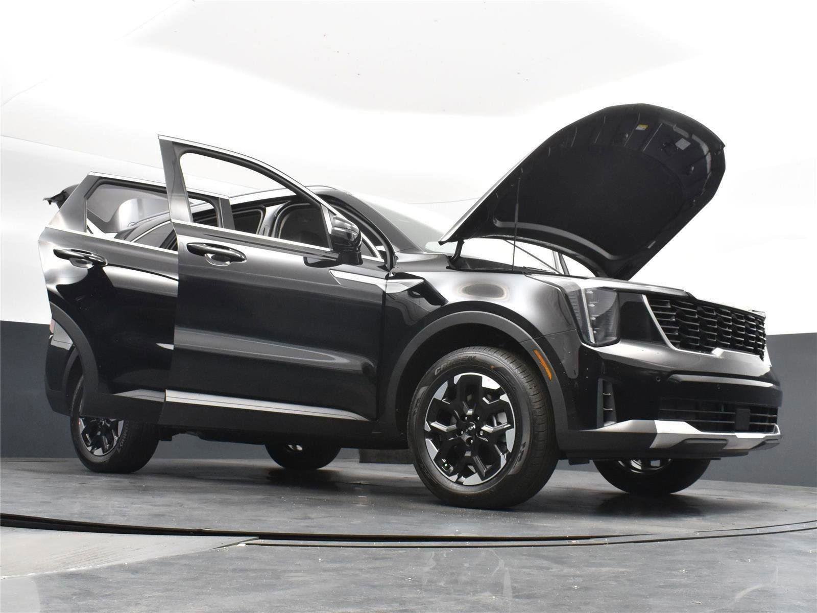 Used 2025 Kia Sorento S image 21