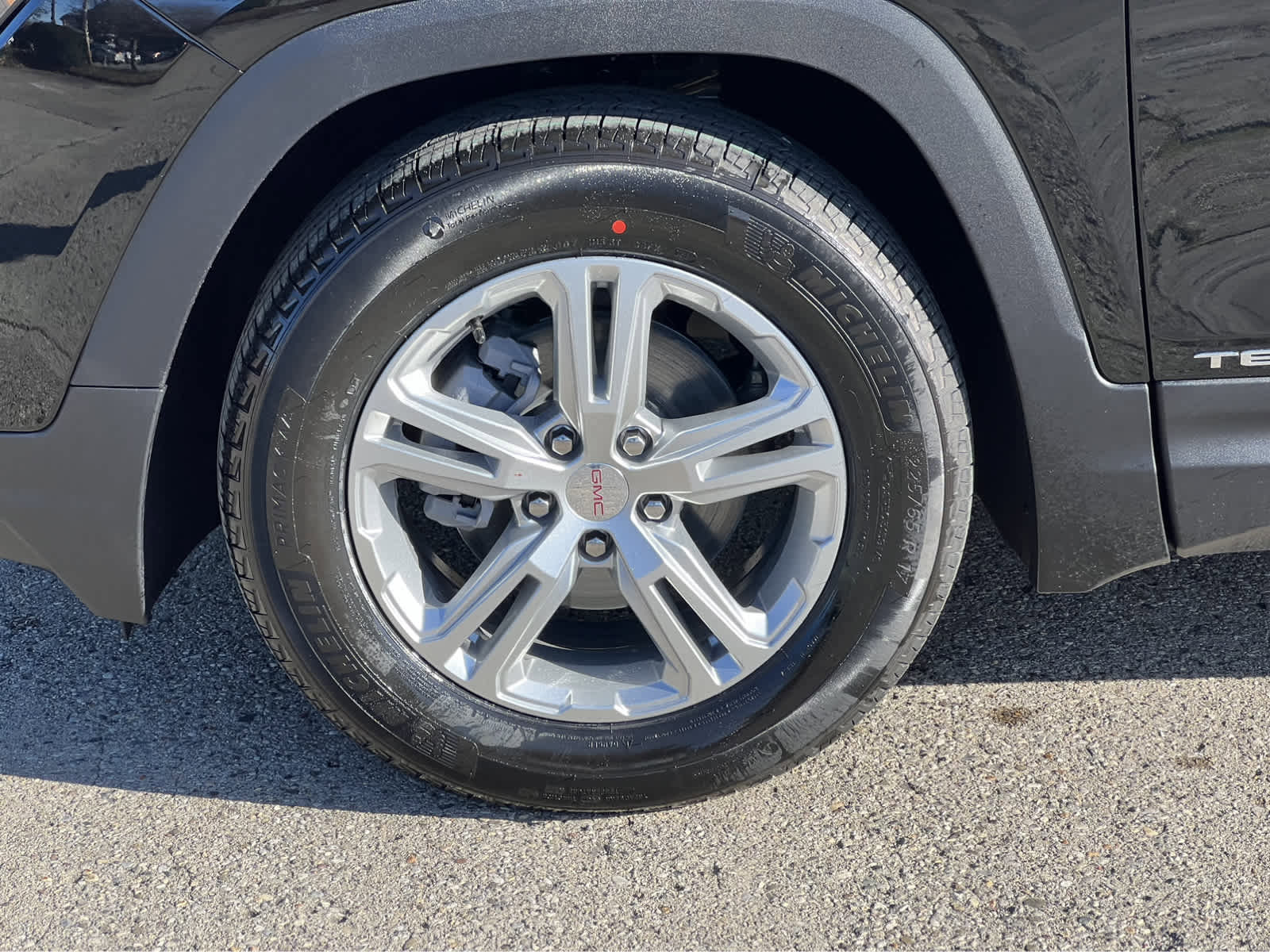 New 2024 GMC Terrain SLE w/ Driver Convenience Package FWD image 8