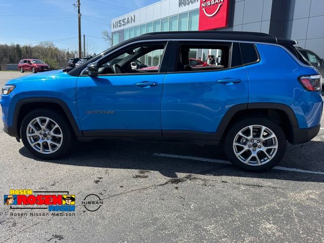 Used 2025 Jeep Compass Limited AWD/4WD image 5