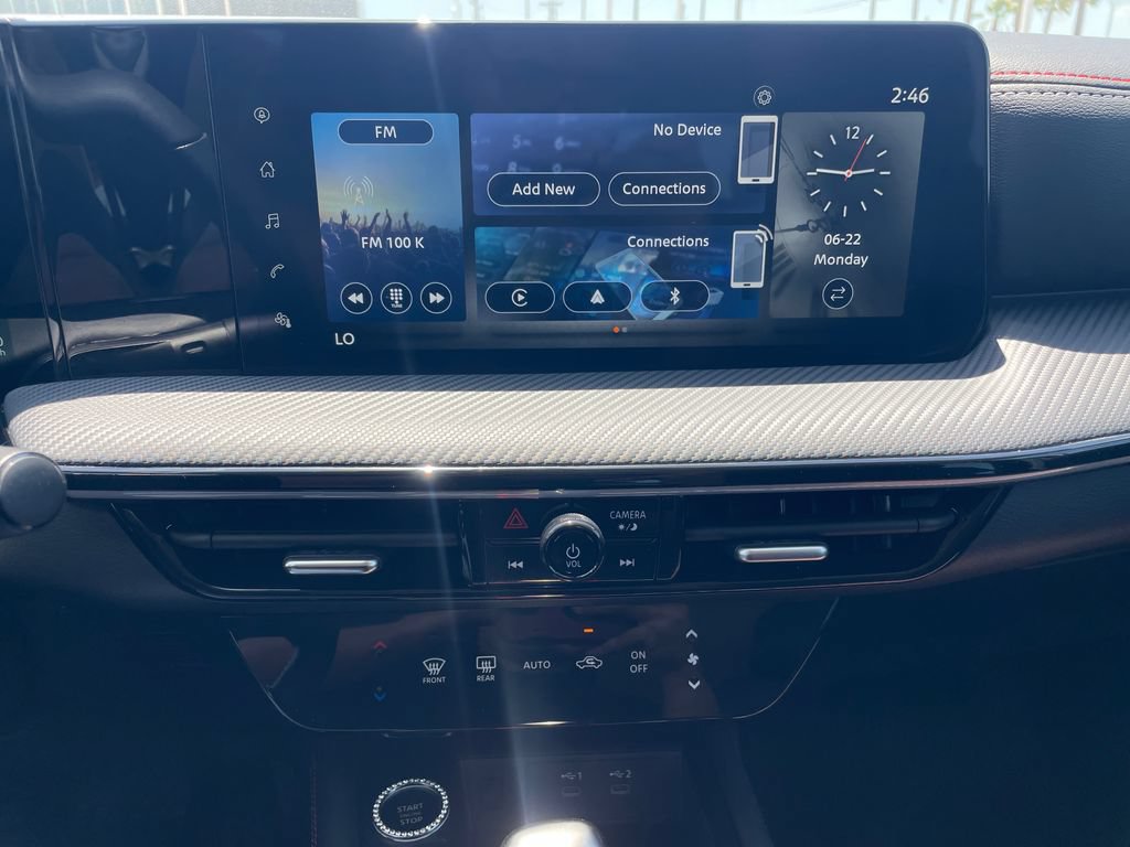 Certified 2025 Nissan Kicks SR FWD image 17