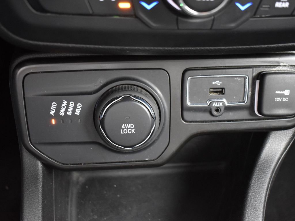 Used 2020 Jeep Renegade Limited w/ Trailer Tow Group image 24