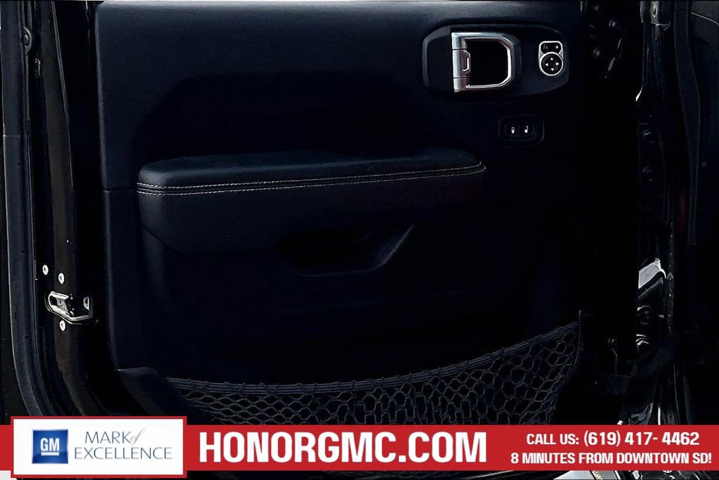 Used 2019 Jeep Wrangler Unlimited Sahara image 19