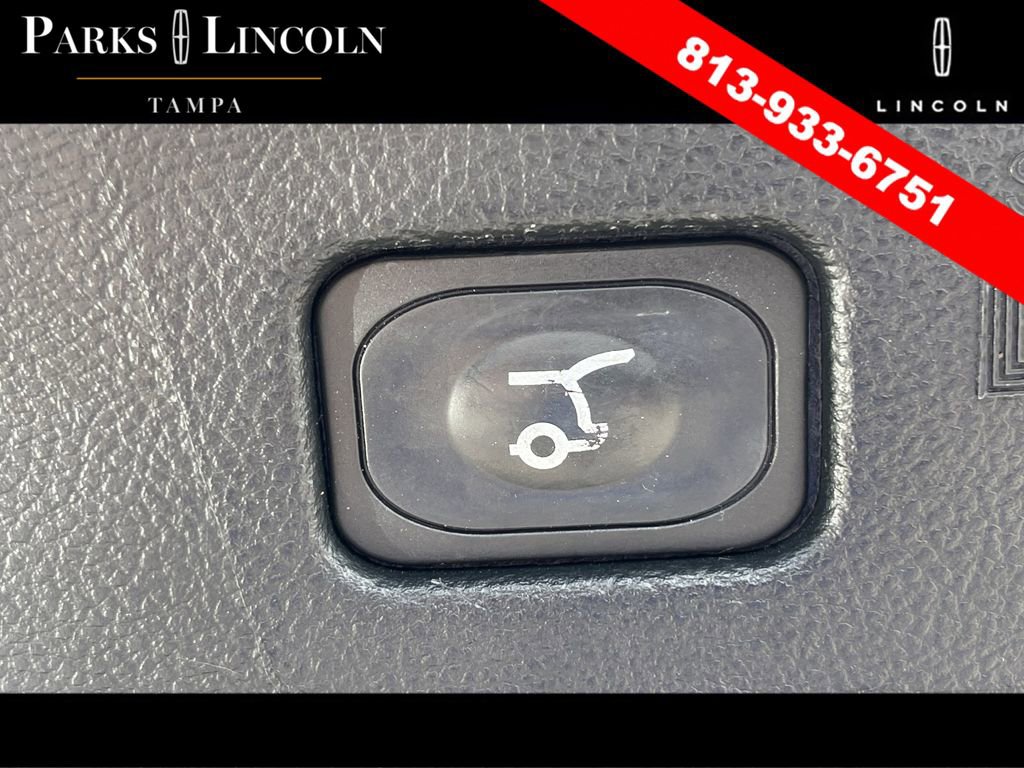 Used 2015 Ford Edge Titanium w/ Equipment Group 302A FWD image 10