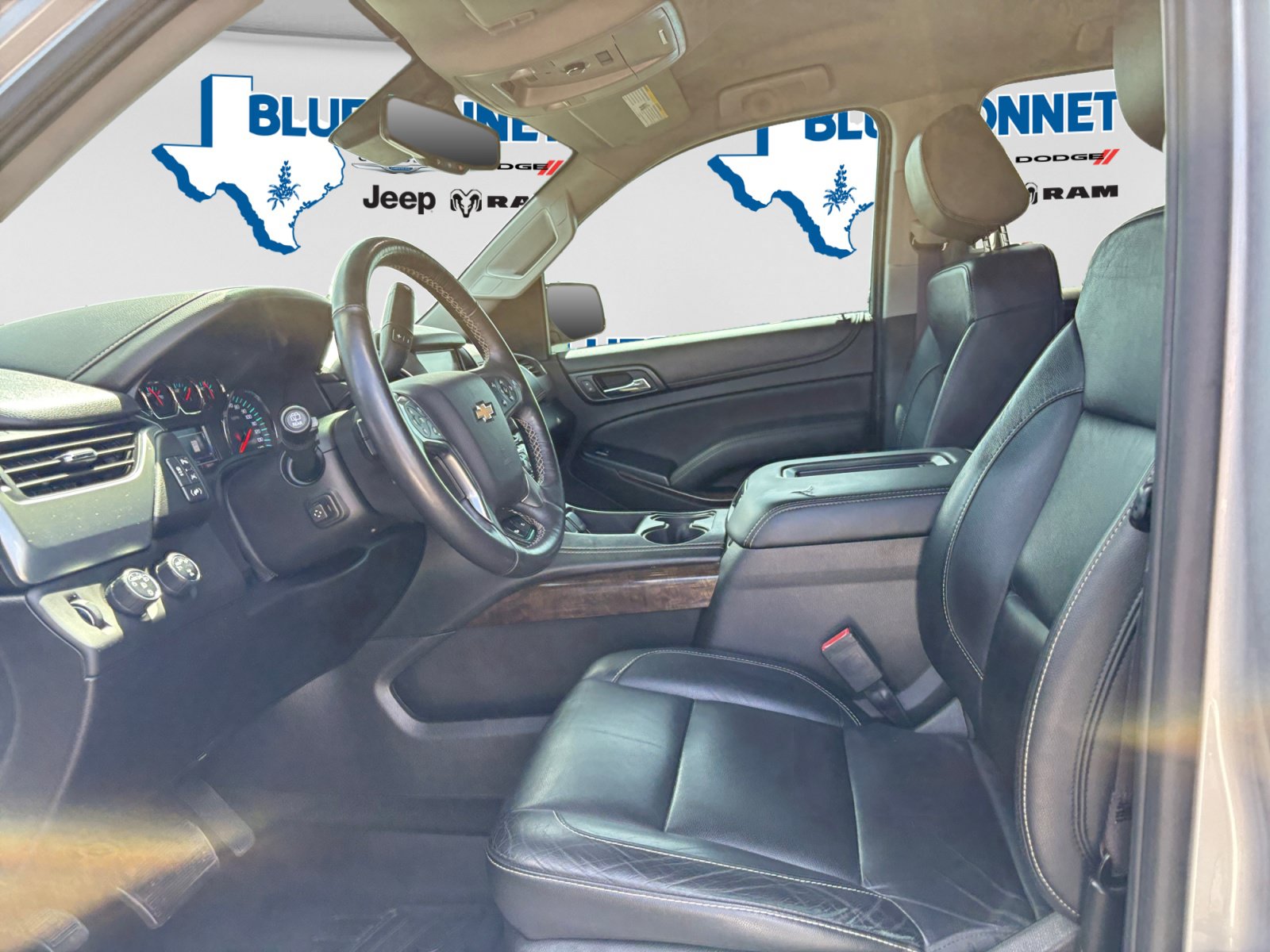 Used 2017 Chevrolet Tahoe LT w/ Luxury Package AWD/4WD image 11