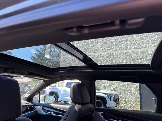 Used 2025 Cadillac XT5 Premium Luxury image 24