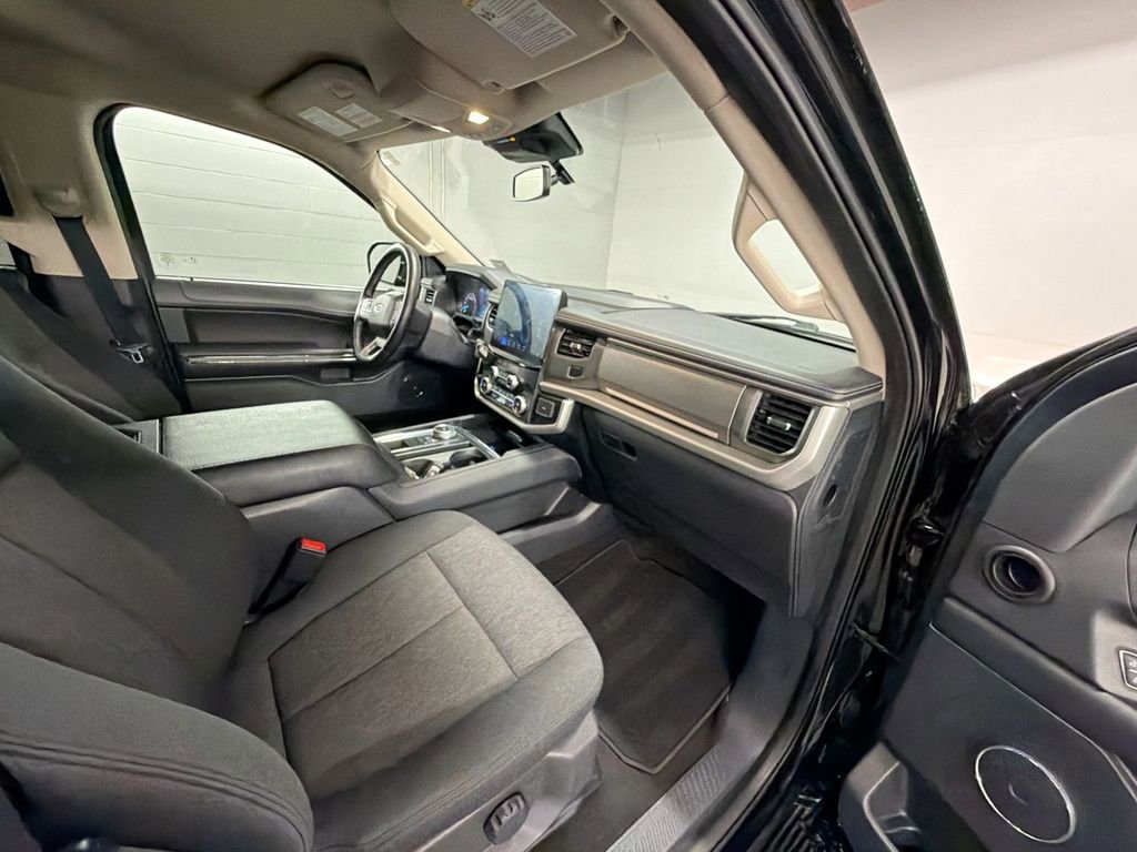 Used 2024 Ford Expedition Max XLT RWD image 28
