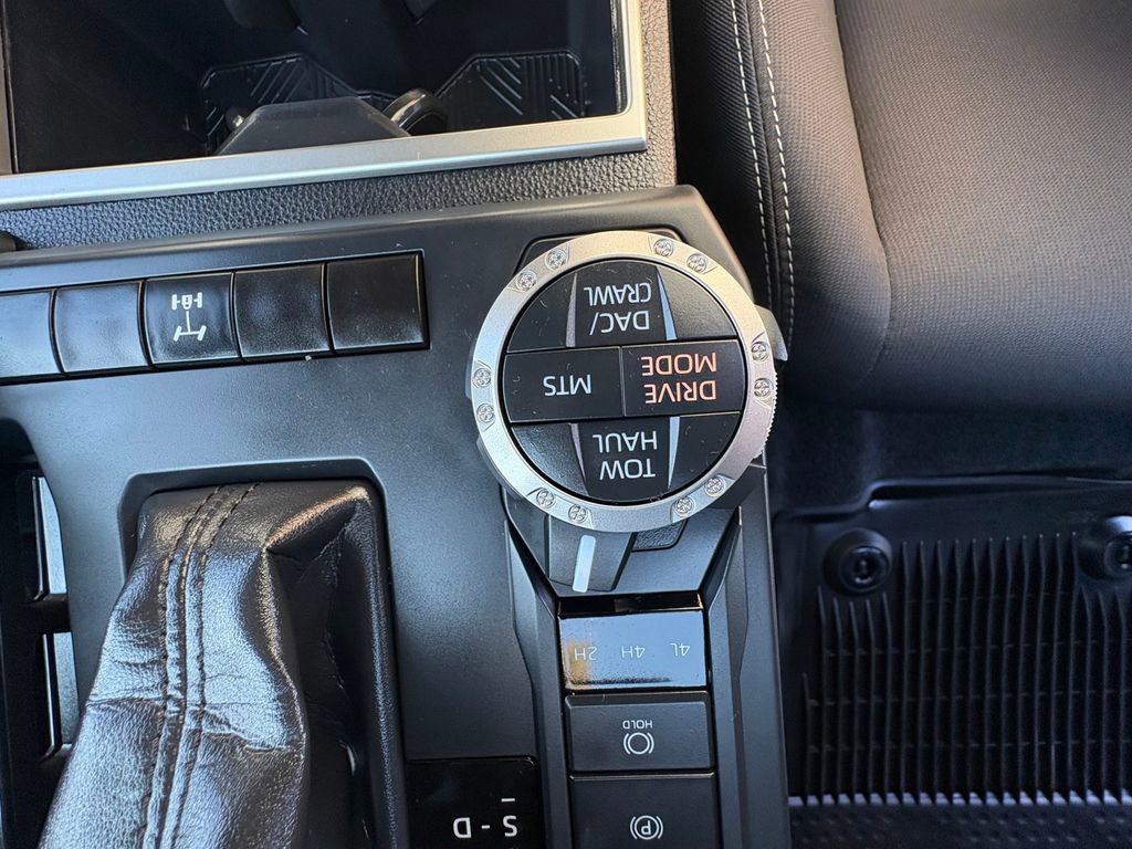 Used 2025 Toyota Tacoma TRD Off-Road image 13
