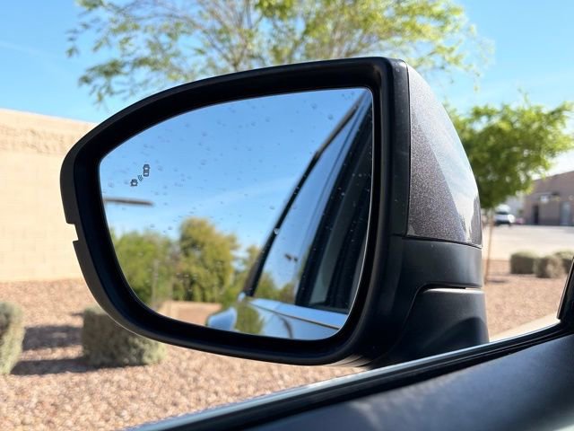 Used 2024 Nissan Pathfinder SV w/ Black Appearance Package image 11