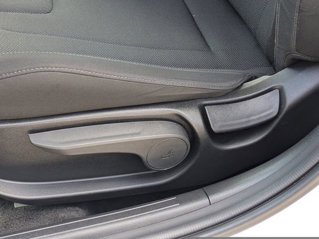 Used 2024 Hyundai Elantra SE FWD image 21