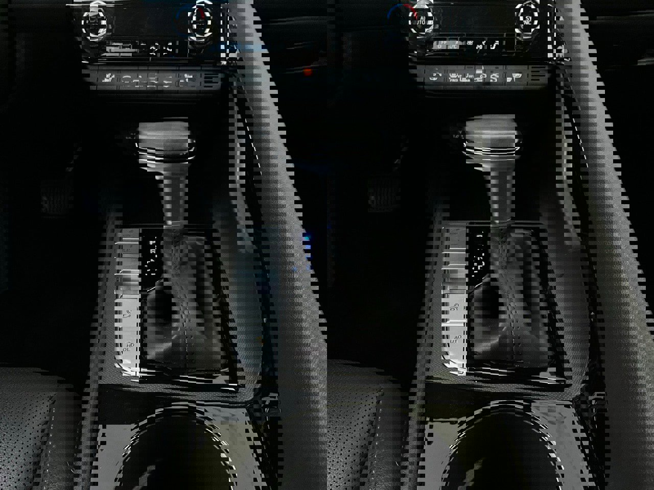 Used 2025 Hyundai Elantra Limited image 26