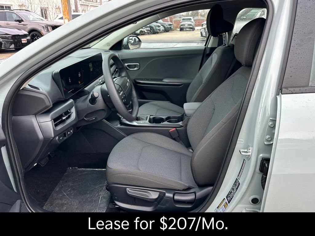 New 2025 Kia K4 LXS image 9