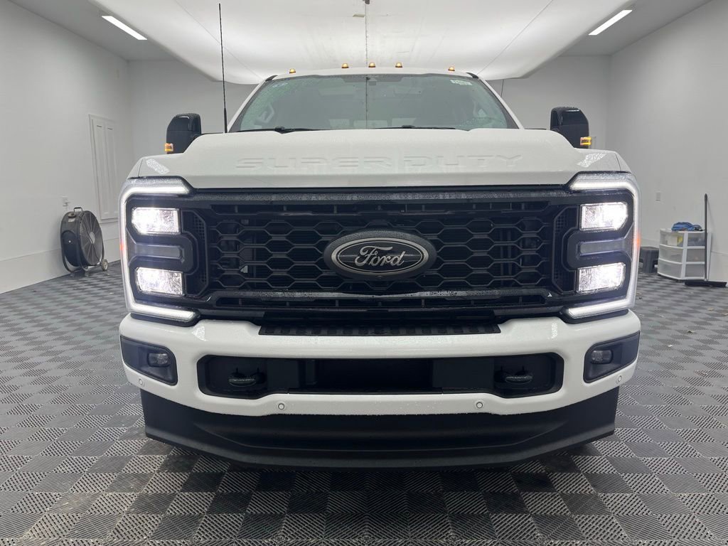 New 2026 Ford F350 Lariat w/ Black Appearance Package image 15