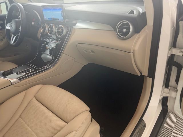 Used 2022 Mercedes-Benz GLC 300 4MATIC image 23