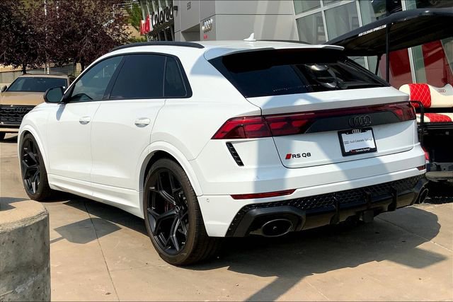 New 2025 Audi RS Q8 performance image 3
