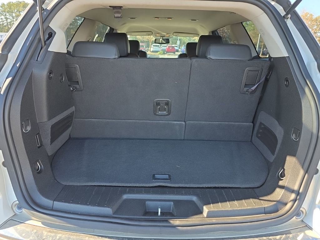 Used 2011 Buick Enclave CXL image 13