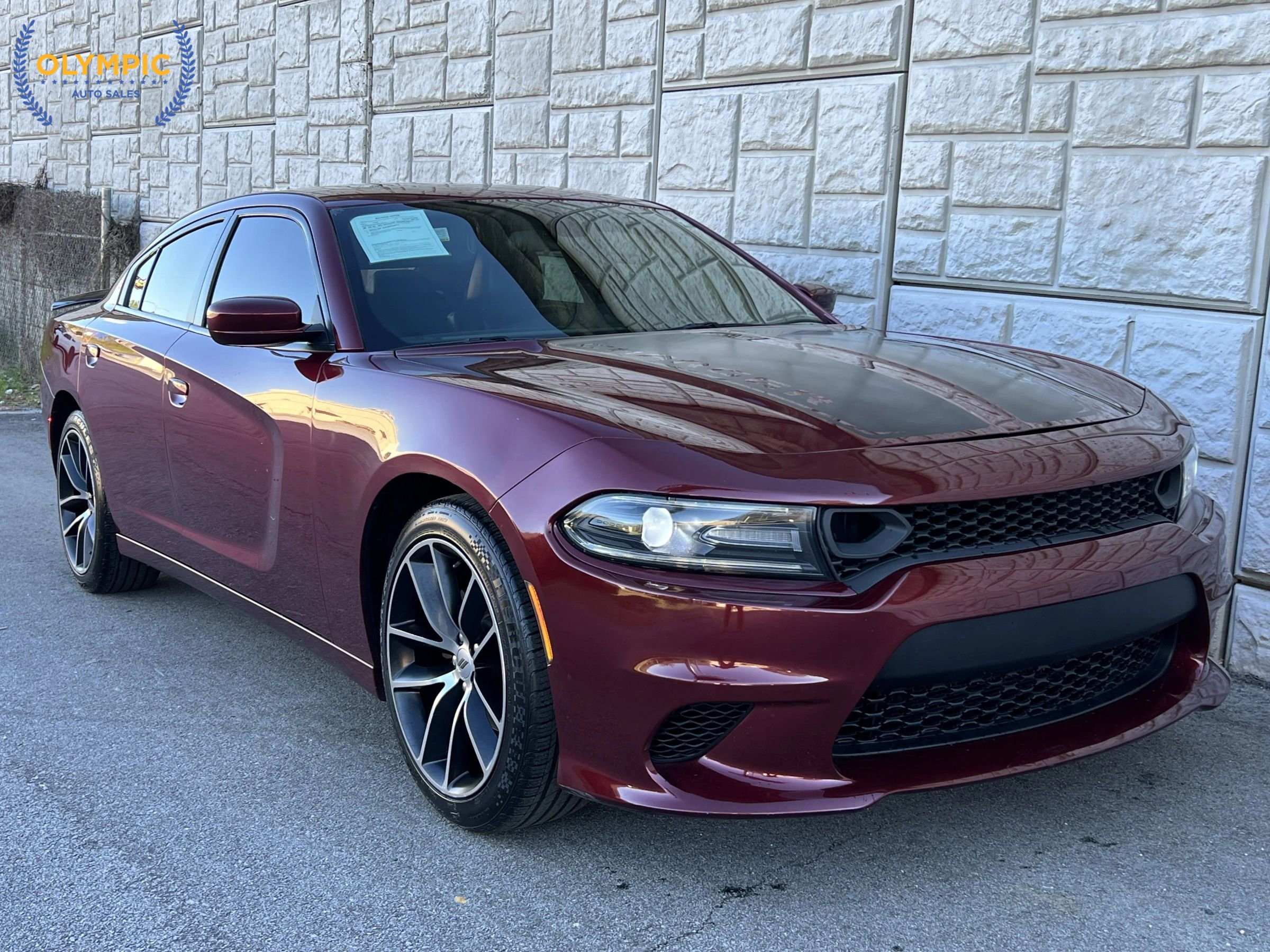 Used 2019 Dodge Charger SXT w/ Leather Interior Group image 3
