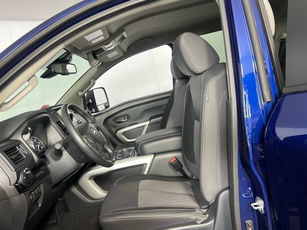 Used 2024 Nissan Titan SV w/ SV Convenience Package image 19