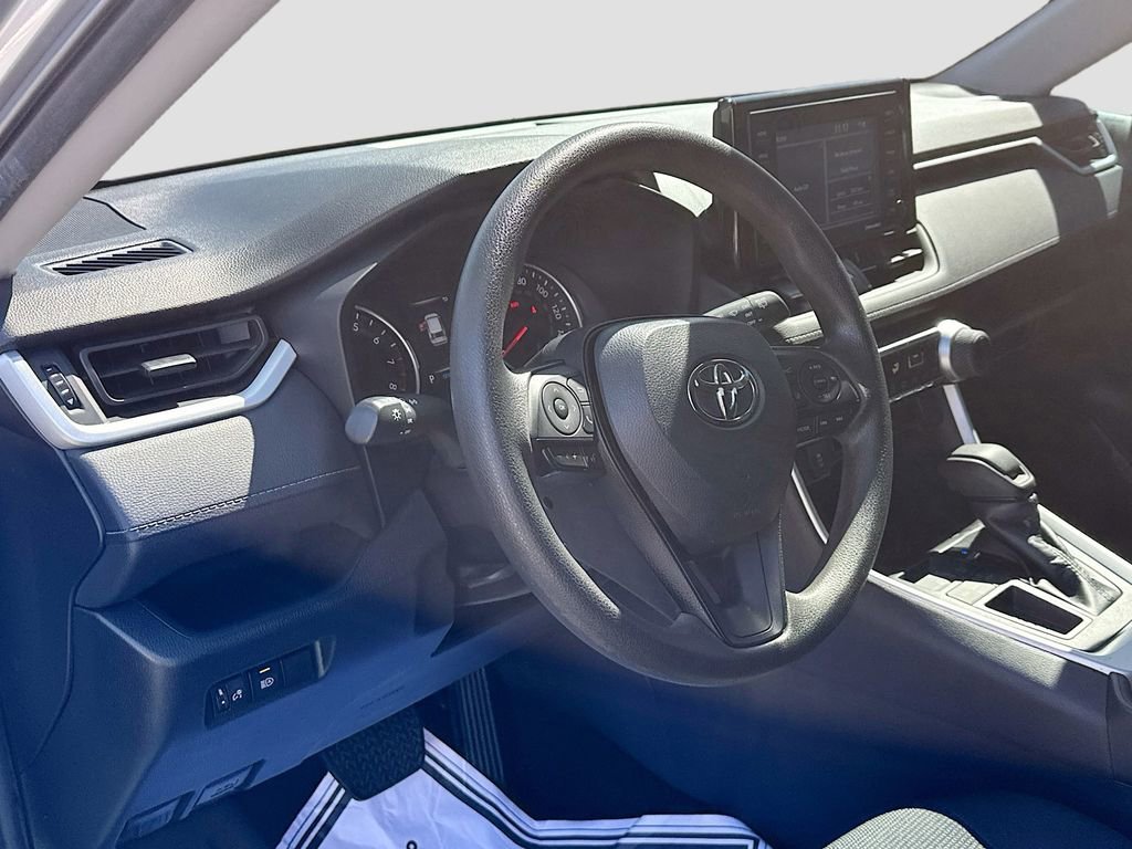 Used 2022 Toyota RAV4 LE image 20