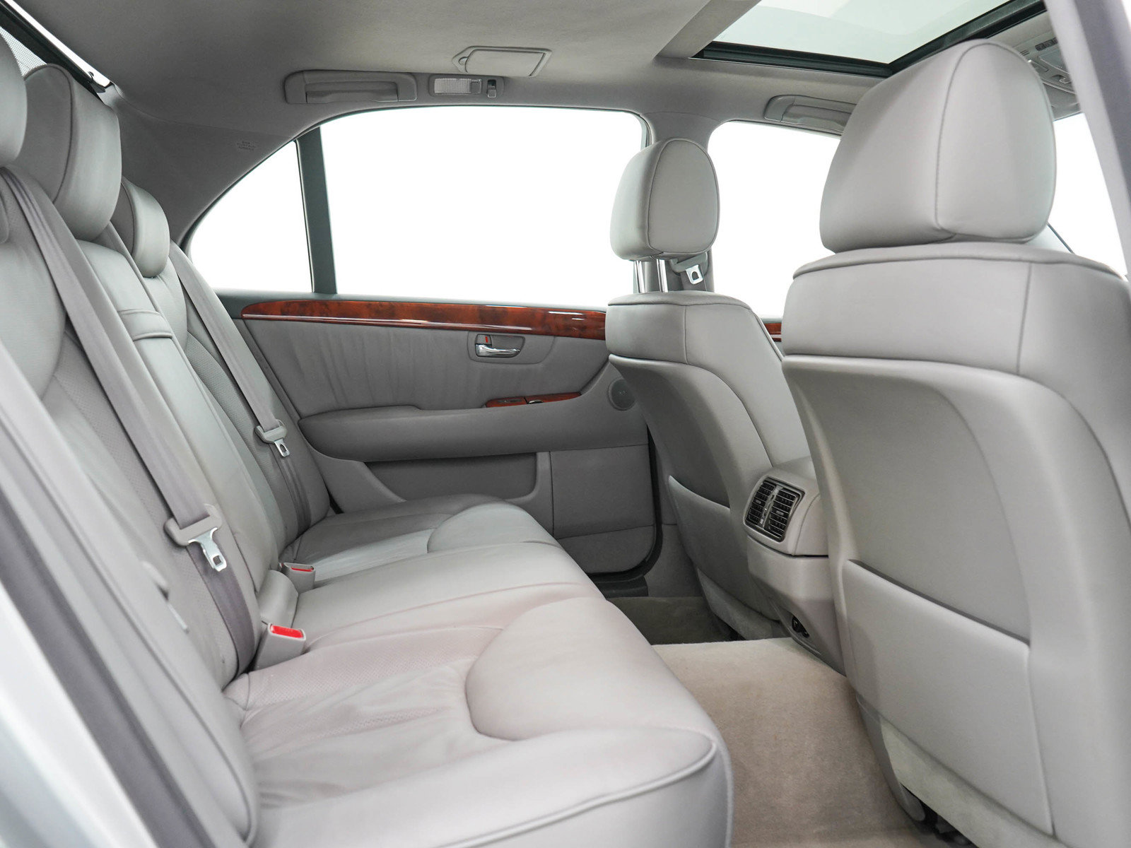 Used 2005 Lexus LS 430 RWD image 12
