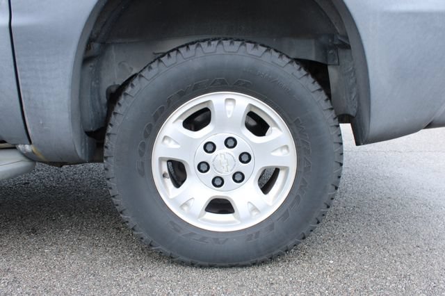 Used 2003 Chevrolet Avalanche 4x4 w/ Suspension Package, Off-Road image 32