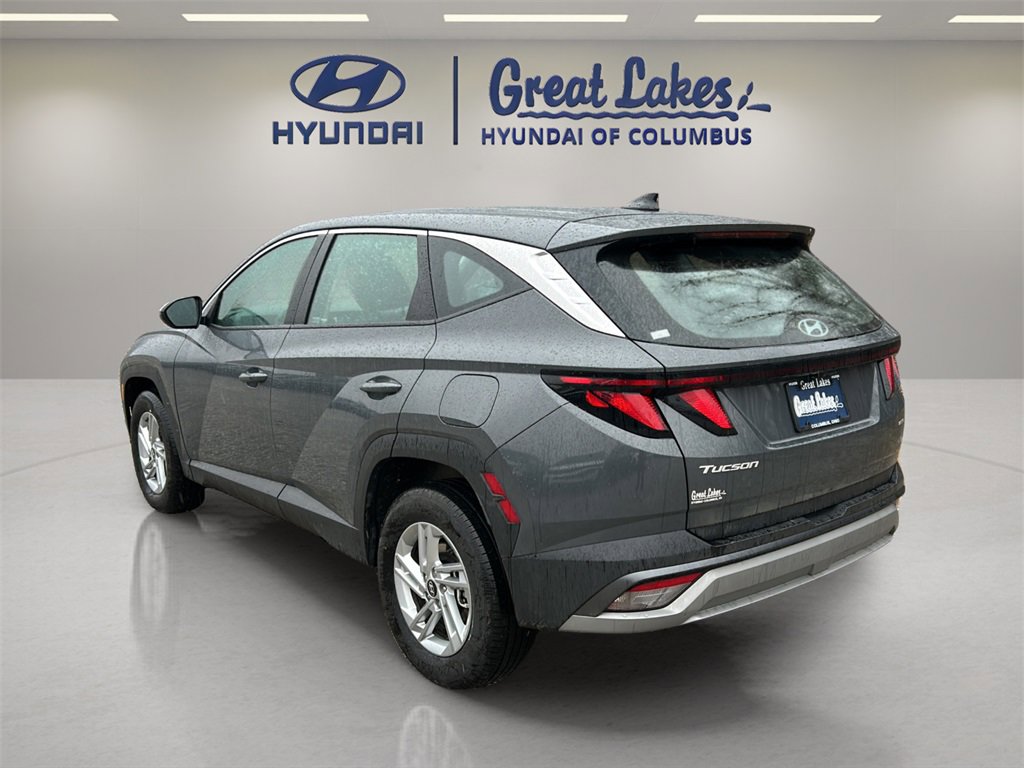 Certified 2025 Hyundai Tucson SE image 3