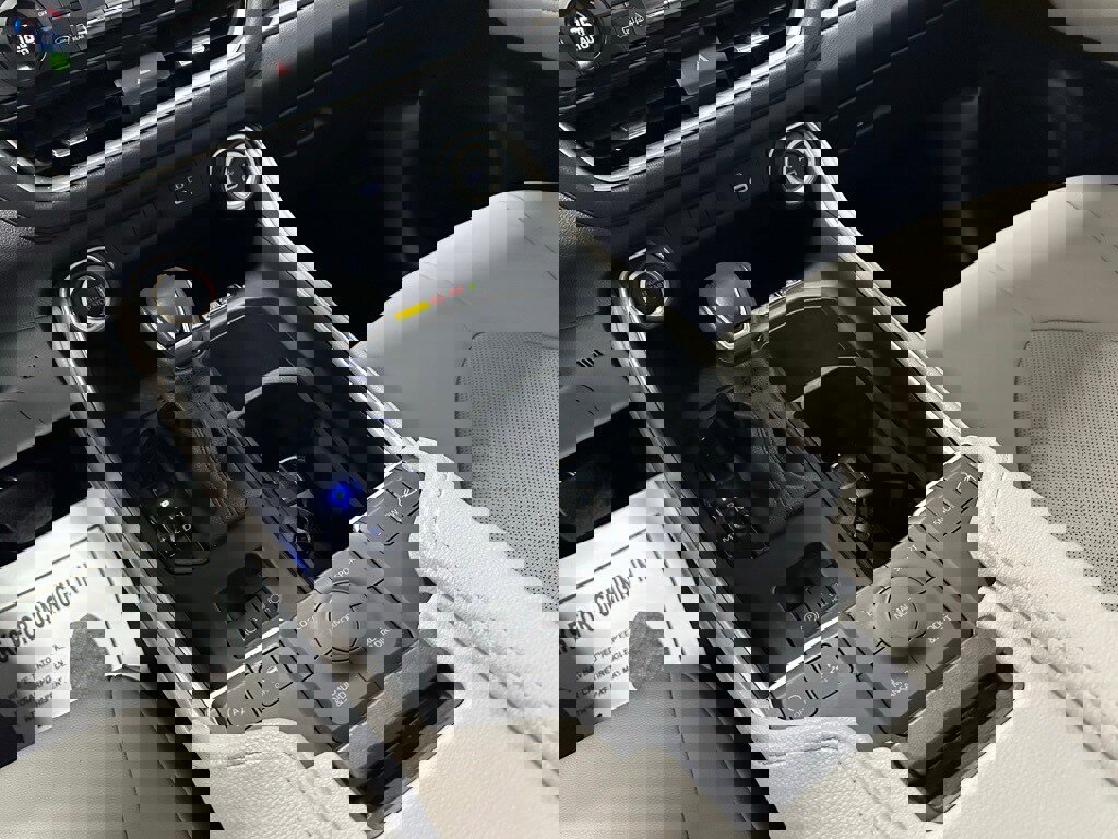 Used 2025 Toyota Grand Highlander AWD image 39