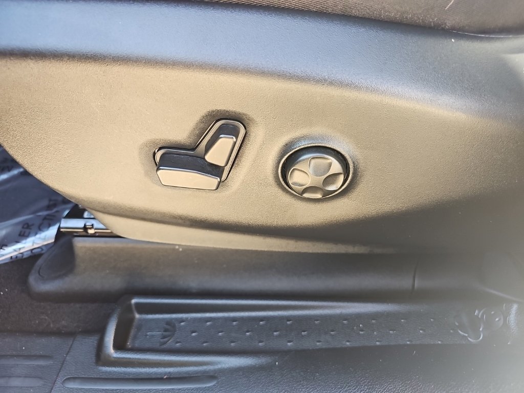 Certified 2026 Chrysler Pacifica Select FWD image 27