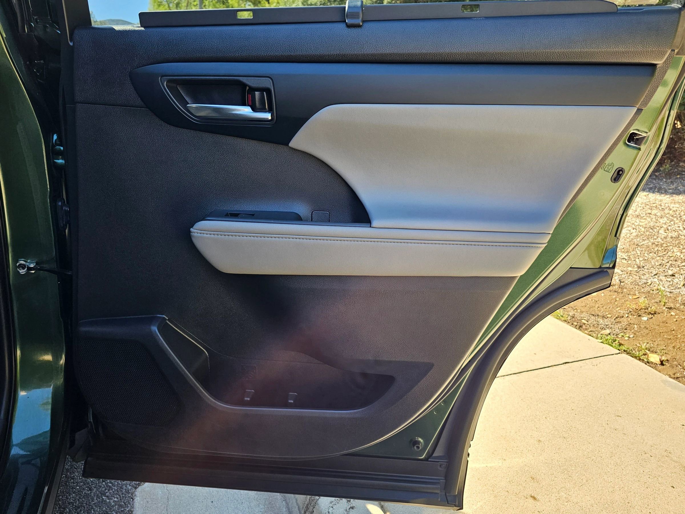 Used 2023 Toyota Highlander XLE image 26