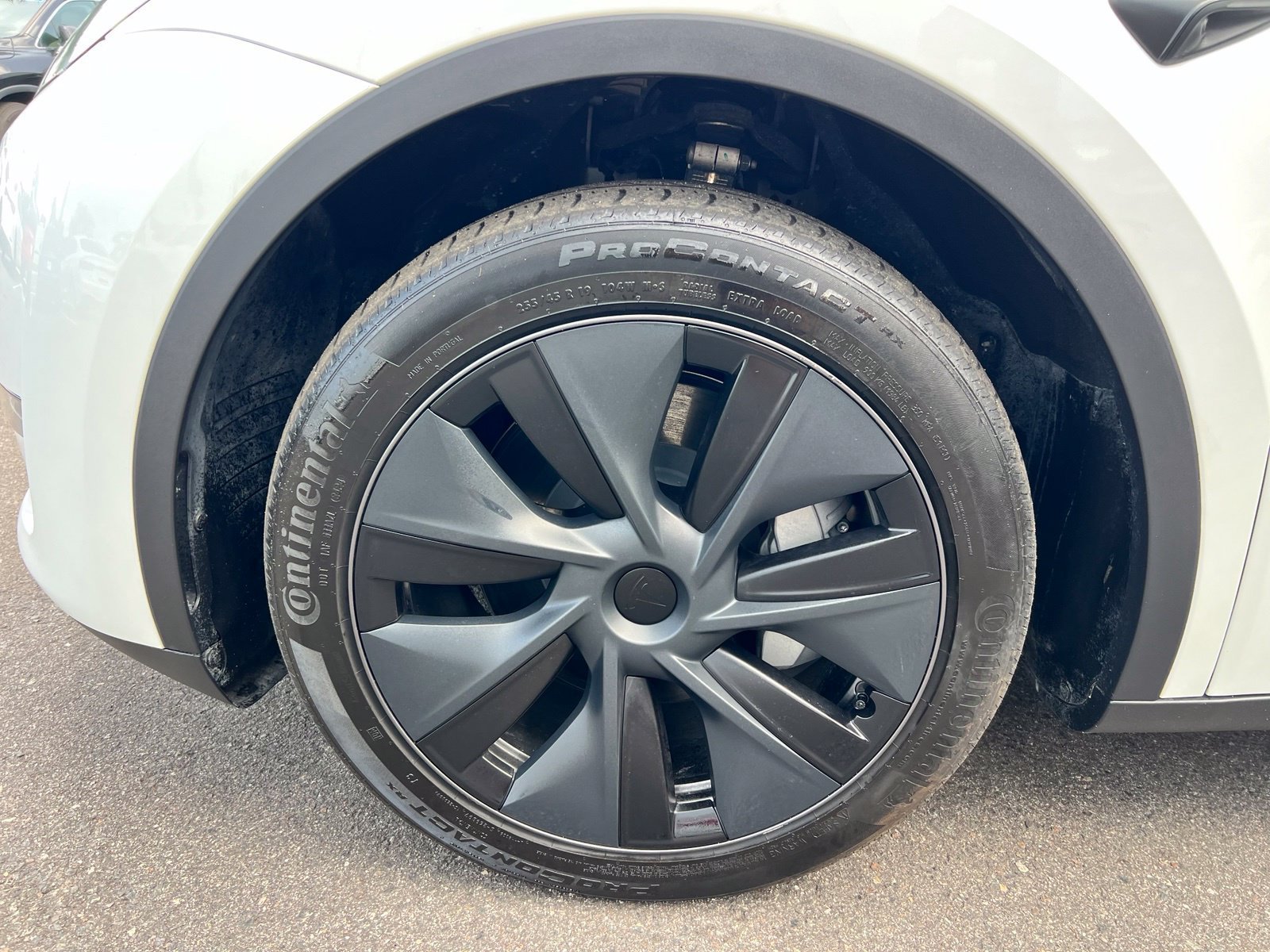 Used 2025 Tesla Model Y Long Range RWD image 15