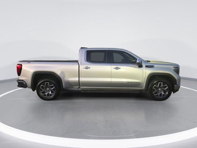Used 2022 GMC Sierra 1500 SLT image 2