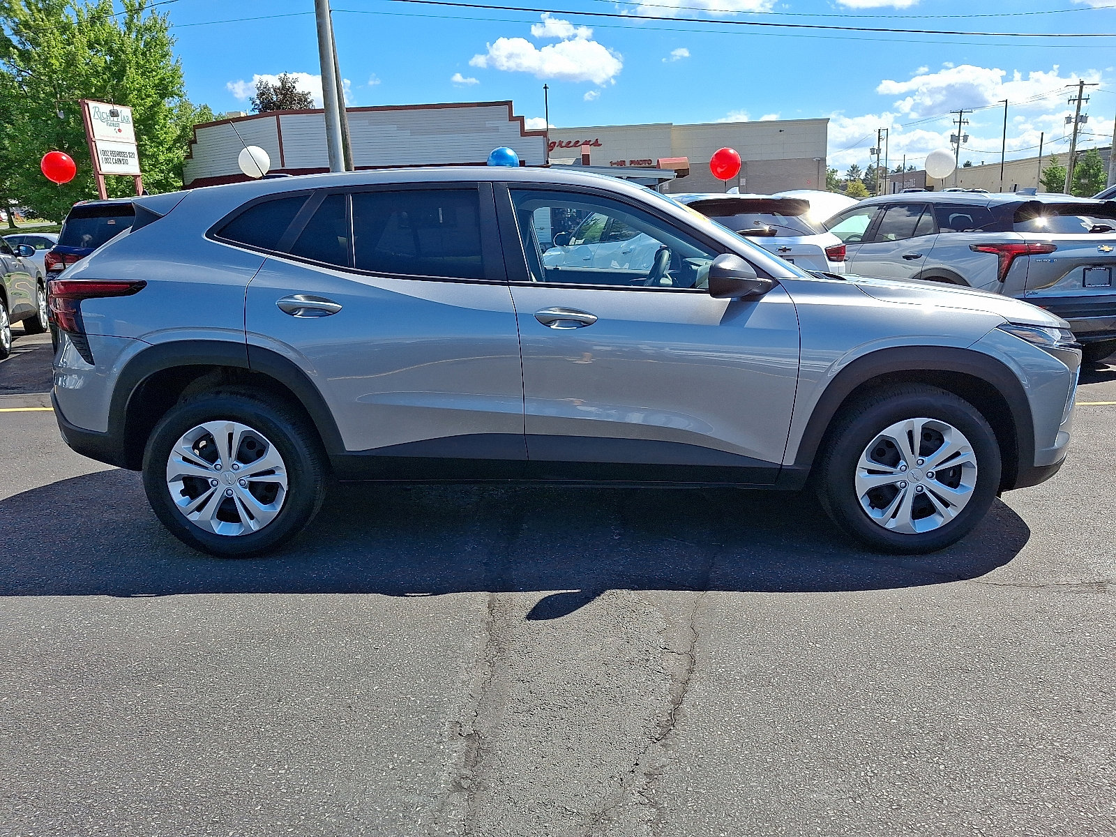 Used 2025 Chevrolet Trax LS image 6