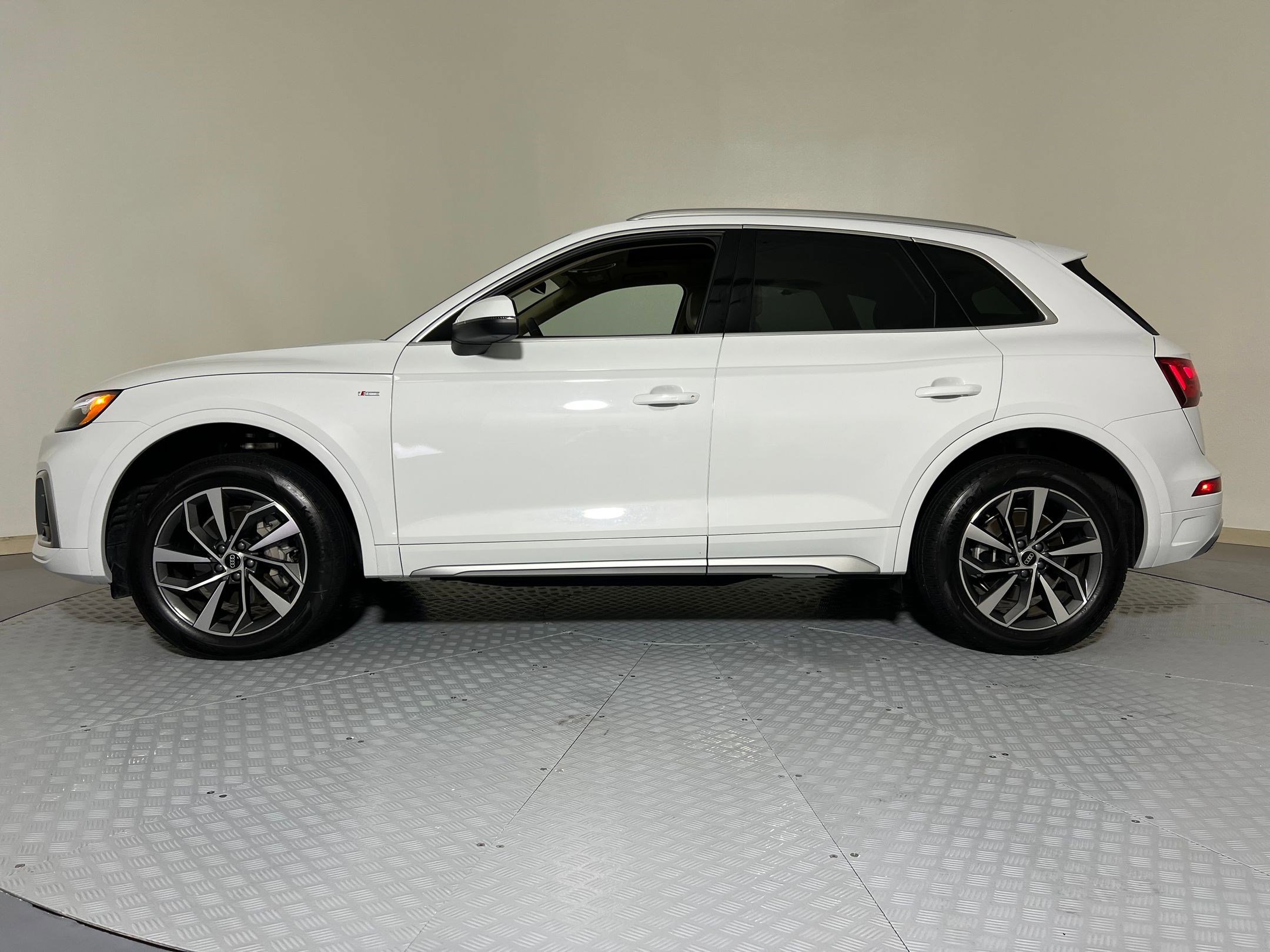 Used 2023 Audi Q5 2.0T Premium Plus image 2