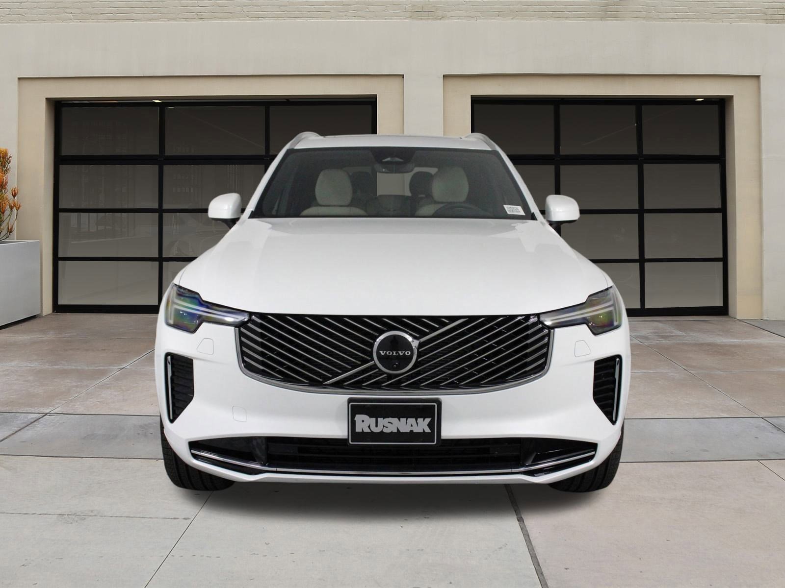 New 2026 Volvo XC90 B6 Plus w/ Protection Package Premier image 2