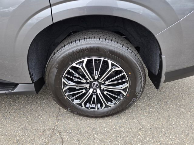 New 2025 Nissan Armada SL w/ Captain's Chari Seat Package AWD/4WD image 11