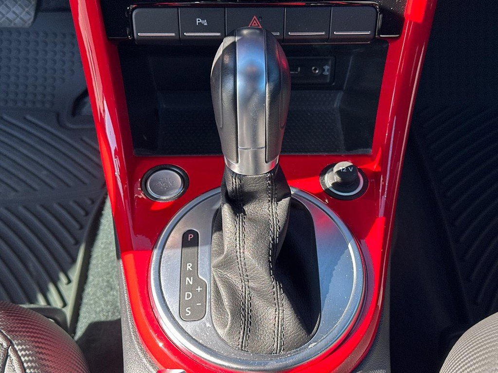 Used 2018 Volkswagen Beetle 2.0T SE image 15