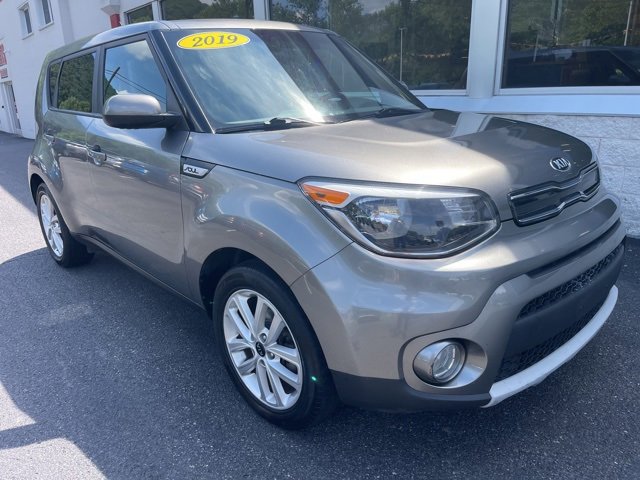 Used 2019 Kia Soul + image 2