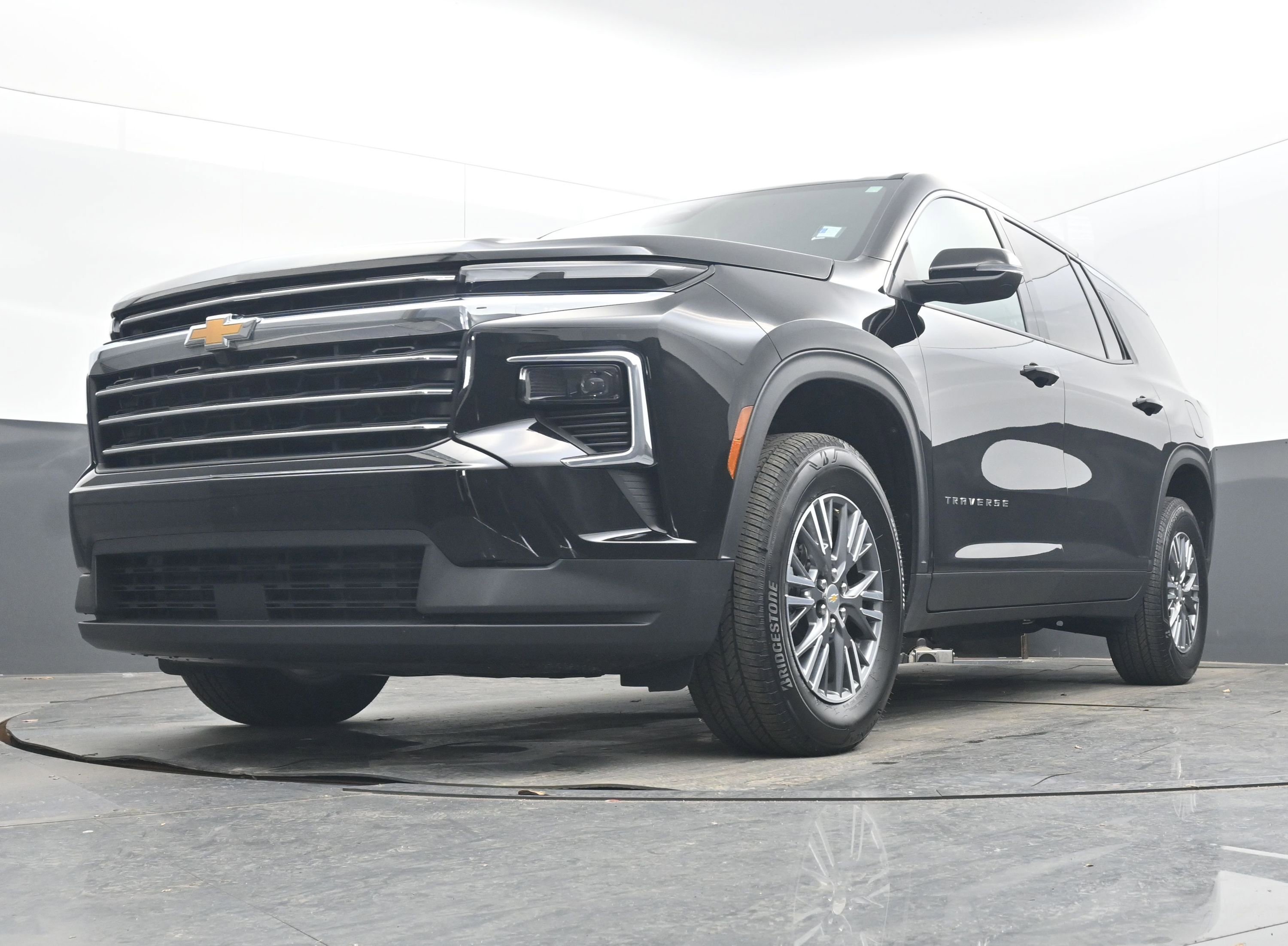 Used 2025 Chevrolet Traverse LT image 22
